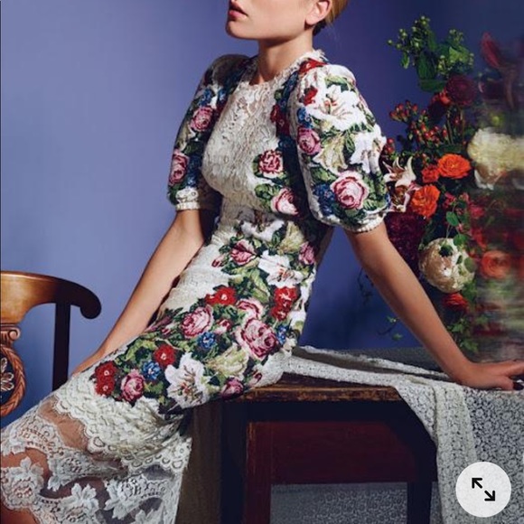 Runway Dolce&Gabbana Embroidered laced dress. - Picture 3 of 10